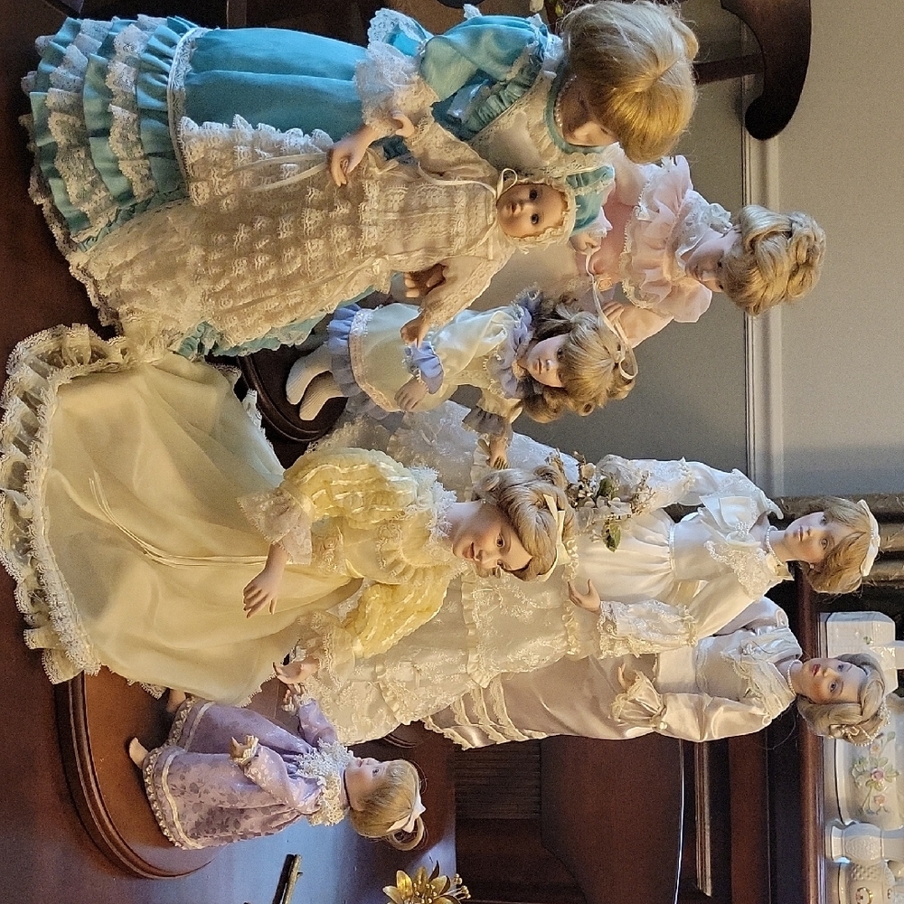 "MOTHER & DAUGHTER" Elegant Porcelain Doll Set - 4 "Scenes" Through The Years